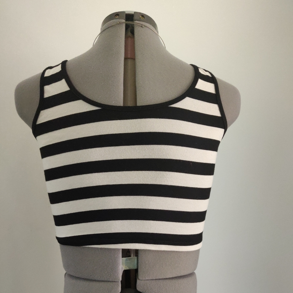 Crop top - Picture 6 of 9